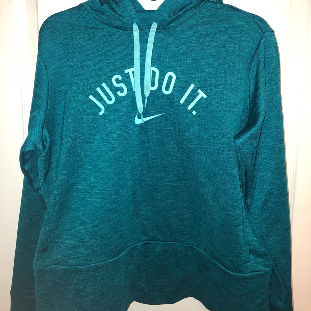 Nike Women’s Dri Fit Pullover